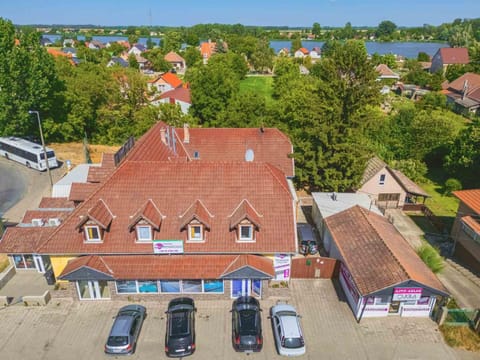 Property building, Day, Neighbourhood, Bird's eye view, Street view, Location, Parking