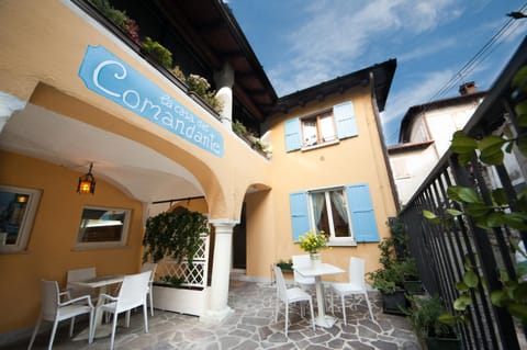 Patio, Facade/entrance