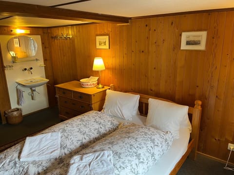 Pension Gimmelwald Bed and Breakfast in Lauterbrunnen