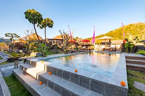 Swimming pool