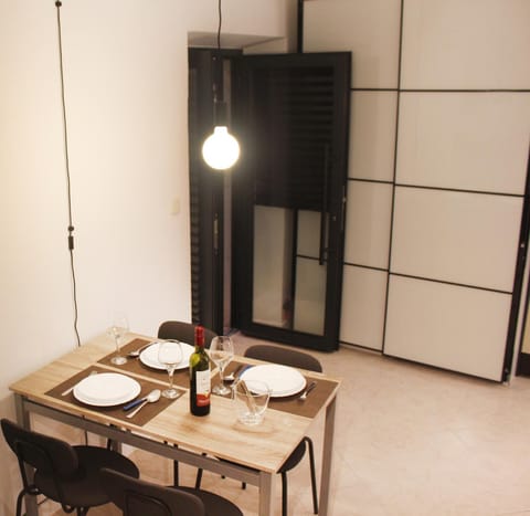 Facade/entrance, Dining area