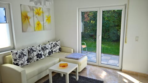 Living room, Garden view