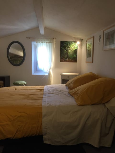 le lutin sur le toit Bed and Breakfast in Mazan