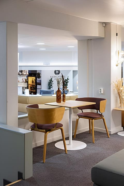 Coffee/tea facilities, Lobby or reception, Seating area, Entertainment