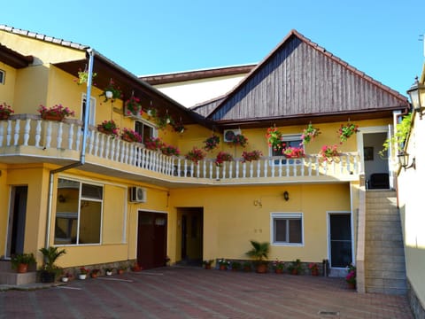 Property building, Day