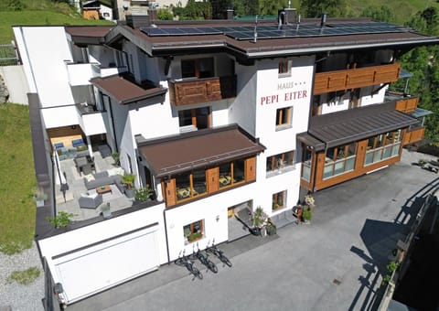 Quality Hosts Arlberg - Haus Pepi Eiter Bed and Breakfast in Saint Anton am Arlberg