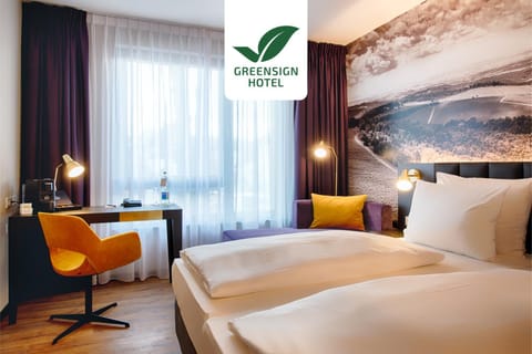 Bed, Photo of the whole room, Logo/Certificate/Sign