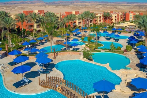 Natural landscape, Bird's eye view, Pool view, Swimming pool, sunbed