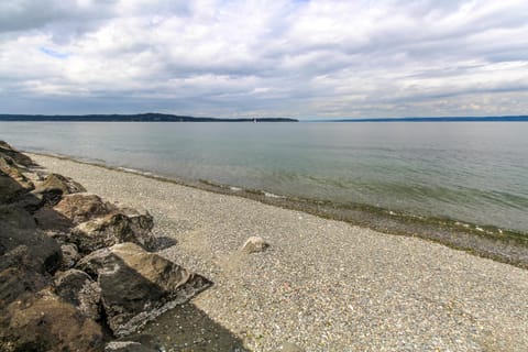 Historic Shore Cottage House in Bainbridge Island