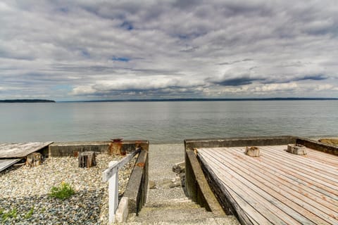 Historic Shore Cottage House in Bainbridge Island