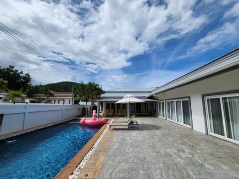 Property building, Swimming pool
