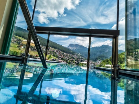 Mountain view, Pool view, Swimming pool