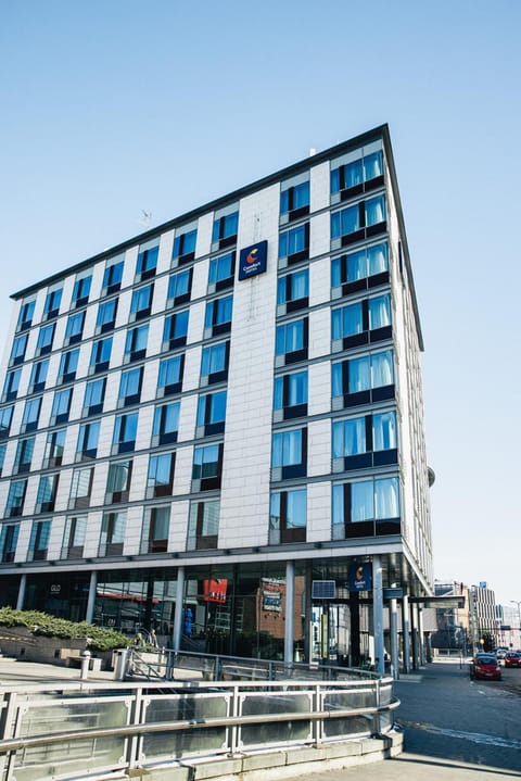 Property building, Location