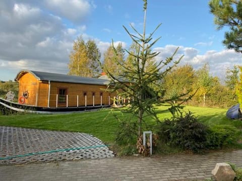 Dutch hausboat "MOLENDIEP" built 1909 Apartment in Pomeranian Voivodeship