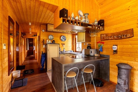 Dutch hausboat "MOLENDIEP" built 1909 Apartment in Pomeranian Voivodeship