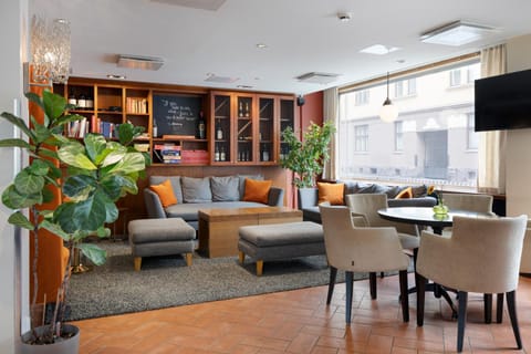 Communal lounge/ TV room, TV and multimedia, Living room, Lobby or reception, Lounge or bar, Seating area