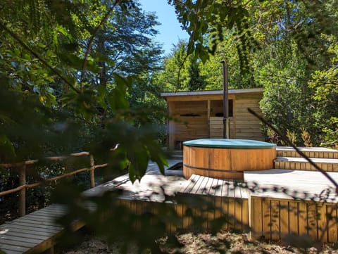 Property building, Spa and wellness centre/facilities
