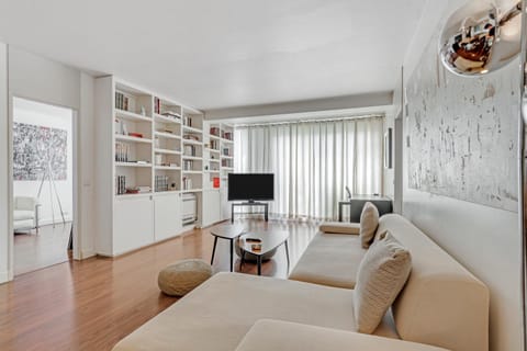 Library, Living room