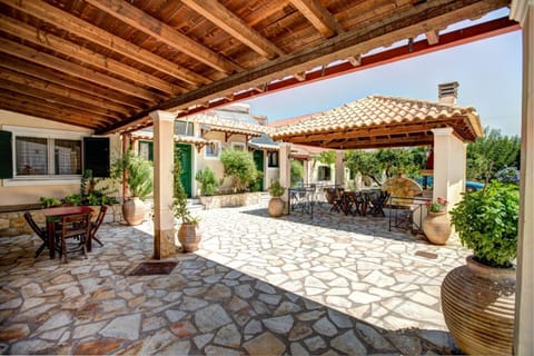 Balcony/Terrace, Garden view