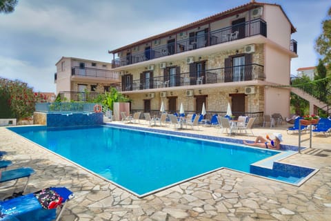 Property building, Swimming pool, Swimming pool