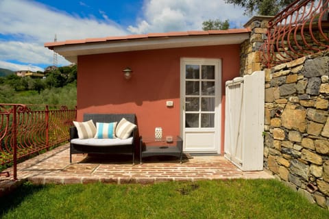 Property building, Day, Garden