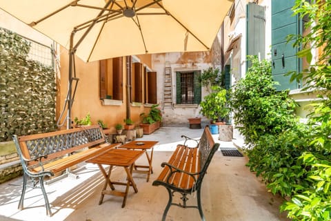 Patio, Garden, Balcony/Terrace