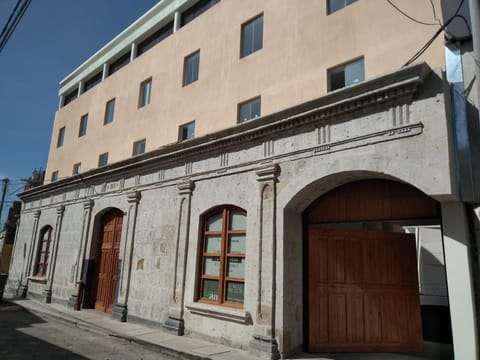 Property building, Facade/entrance