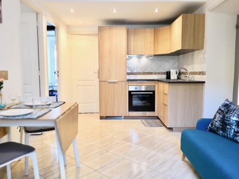 Facade/entrance, Kitchen or kitchenette, Living room