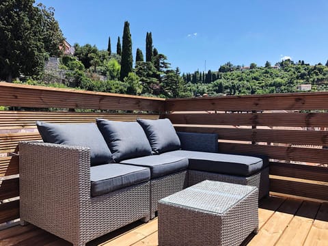 Day, Summer, On site, City view, Landmark view, Sea view, Street view