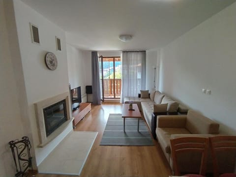 Photo of the whole room, Seating area, flat iron