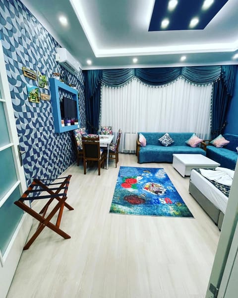 Bed, Living room, Photo of the whole room, Seating area, Bedroom