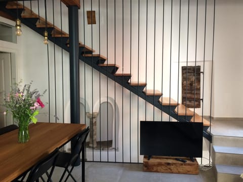 TV and multimedia, Living room, Dining area