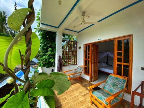 Facade/entrance, Balcony/Terrace, Seating area