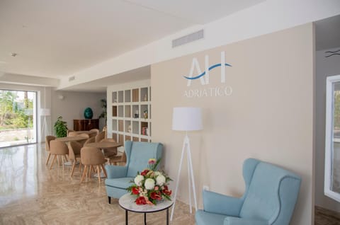 Lobby or reception, Seating area