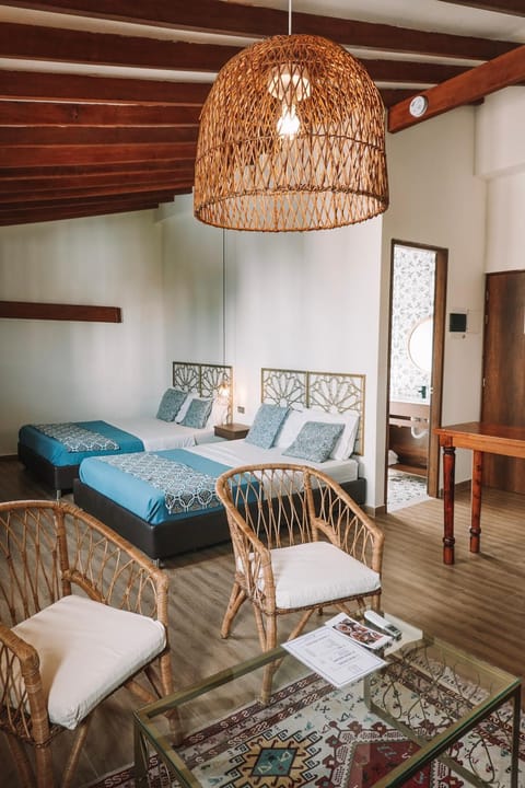 Bed, Living room, Photo of the whole room, Seating area, Bedroom