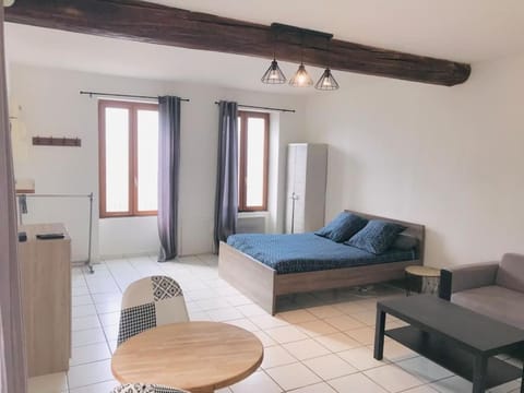 Le Studio du 14 parking gratuit et arrivée autonome Apartment in Bourgogne-Franche-Comté