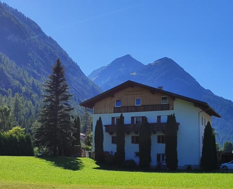 Property building, Natural landscape, Summer, Mountain view