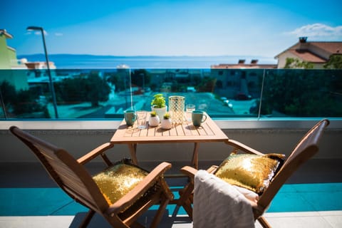 Balcony/Terrace, City view, Sea view, Quiet street view