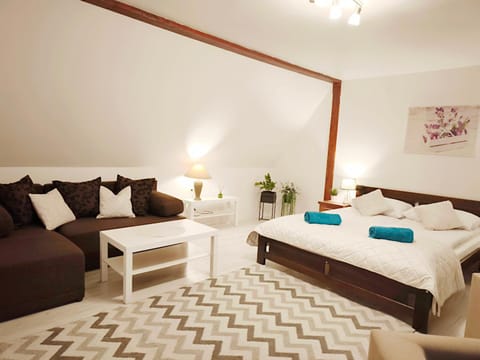 Bed, Natural landscape, Living room, Other, Other, Other, Photo of the whole room, Decorative detail, Decorative detail, Seating area, Bedroom, towels, towels