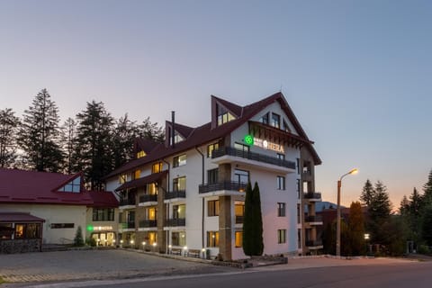 Property building, Night, Neighbourhood, Street view, Location, Parking