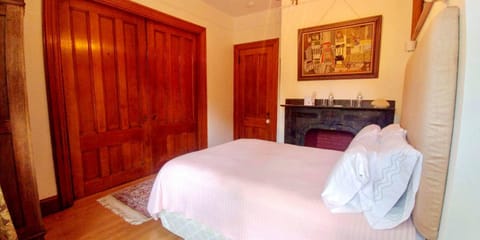 Austin House Inn Bed and Breakfast in Newport