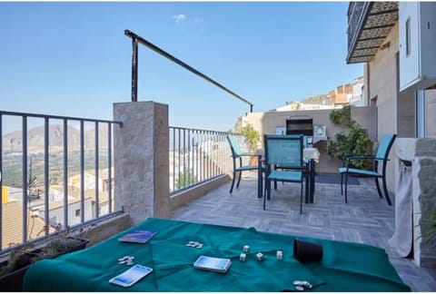 Balcony/Terrace, Balcony/Terrace, Mountain view