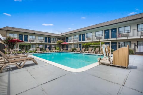 On site, Pool view, Swimming pool, Swimming pool