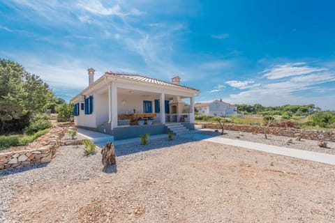 Sakarun - Ena House in Zadar County