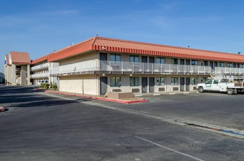 Property building, Day, On site, Time of day