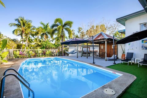 BBQ facilities, Swimming pool, sunbed