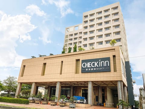 Property building, Day, Street view