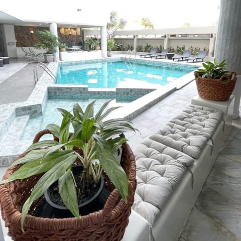 Pool view, Swimming pool