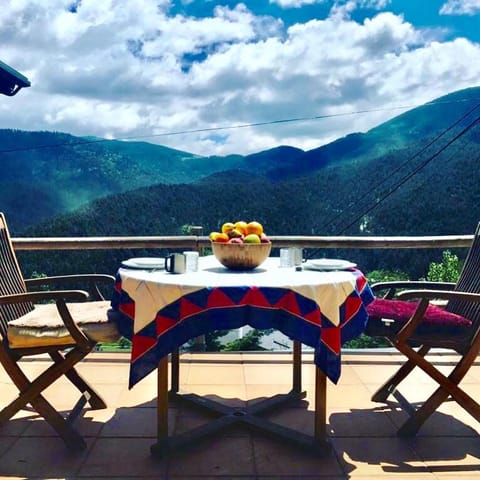 Balcony/Terrace, Food and drinks, Food, Mountain view