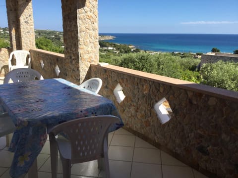Day, Natural landscape, View (from property/room), Balcony/Terrace, Living room, Seating area, Dining area, Sea view